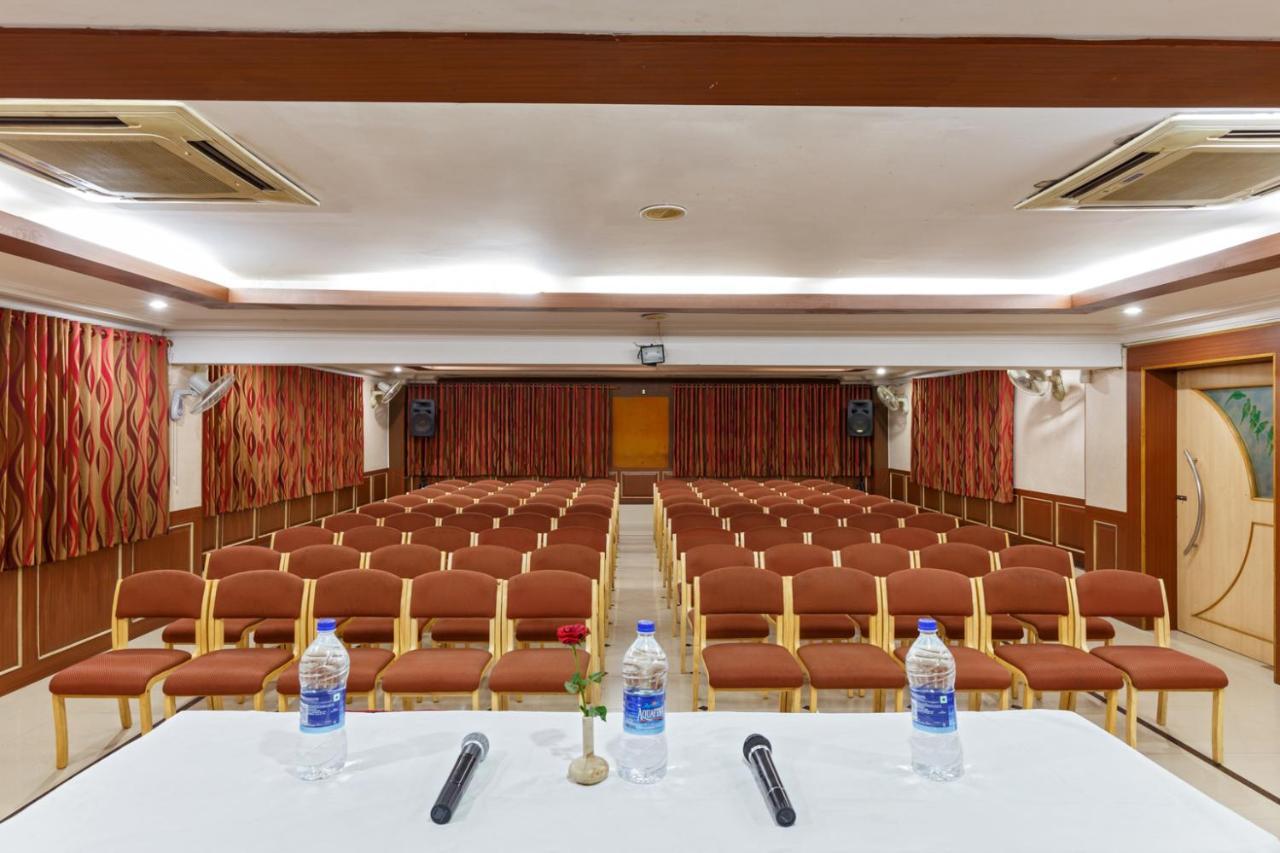 Hotel Woodland Kolhapur Eksteriør billede