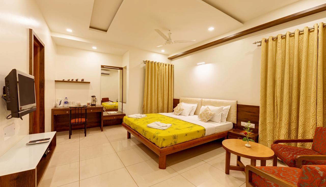 Hotel Woodland Kolhapur Eksteriør billede